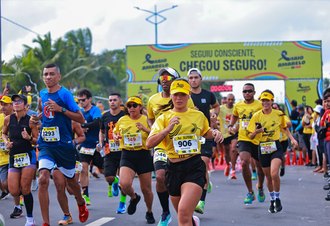 3ª Corrida Maio Amarelo reúne 4 mil pessoas na orla de Maceió pela segurança no trânsito