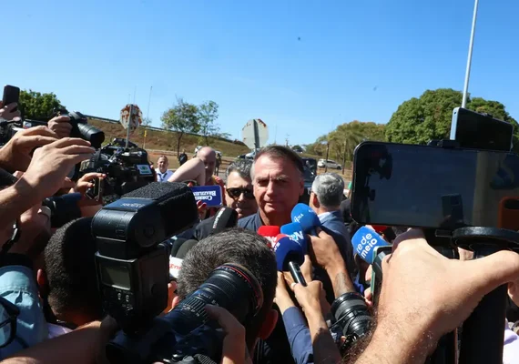 Bolsonaro nega ter descumprido proibição de uso de redes sociais