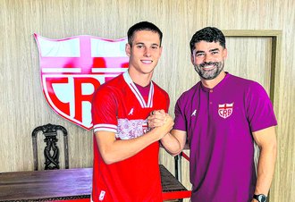 CRB faz apresentação do meia Guilherme Estrella