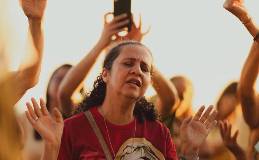 Luau com Cristo 2026 reúne grandes nomes da música católica no Parque Shopping Maceió