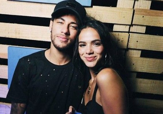 Neymar e Marquezine reatam namoro durante viagem de final de ano em Fernando de Noronha