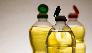 Descarte correto do óleo de cozinha usado evita danos ao meio ambiente