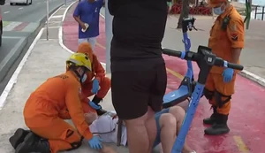 Turista mineira fica ferida após sofrer acidente com patinete na orla de Maceió