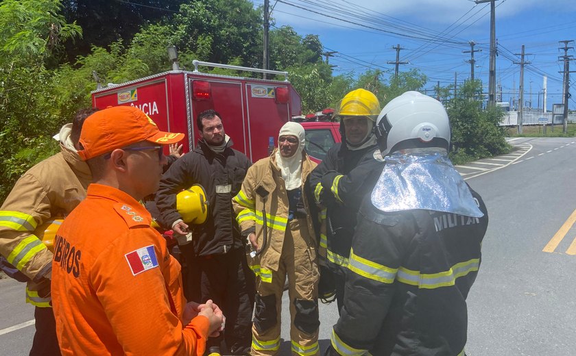 Incêndio atinge subestação de energia em Marechal Deodoro e mobiliza Corpo de Bombeiros