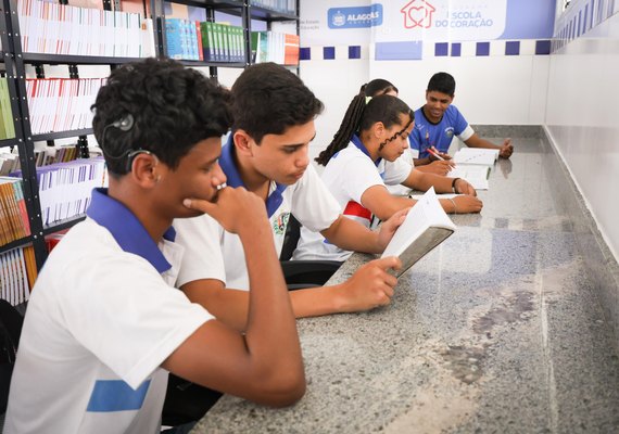 Secretaria de Educação inicia renovação de matrículas da rede estadual