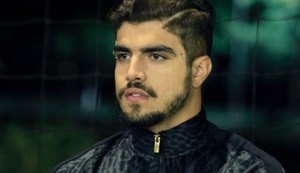 Caio Castro é acusado de roubar e vandalizar carros na Espanha