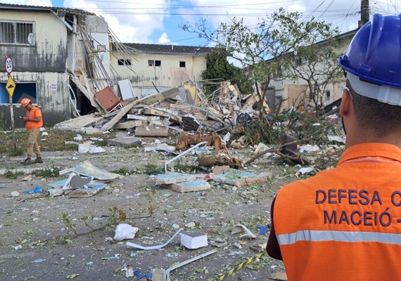 Vídeos: explosão destrói prédio no Conjunto Maceió 1, no bairro Cidade Universitária