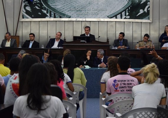 Debates na ALE vão gerar projeto de lei visando combate à violência nas escolas
