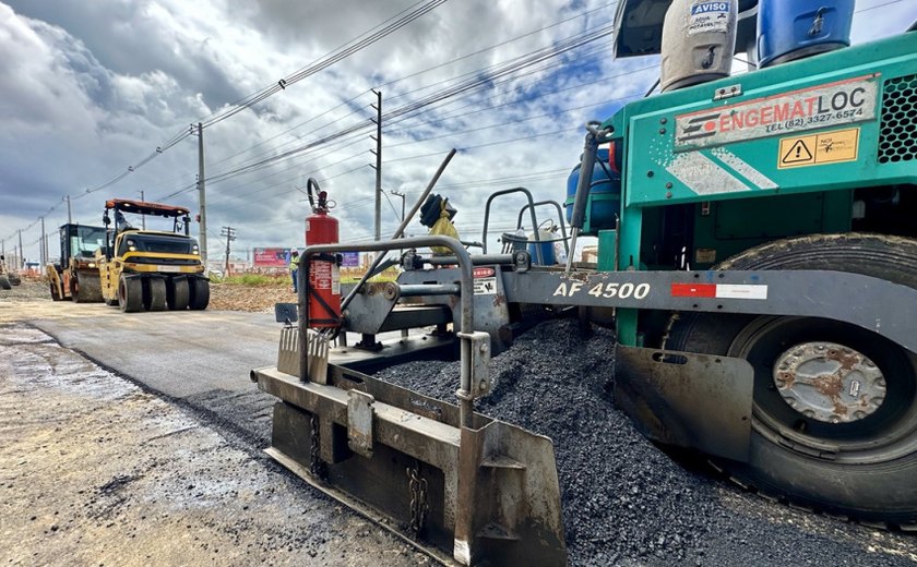 Mais um trecho da Avenida Menino Marcelo recebe obras de pavimentação