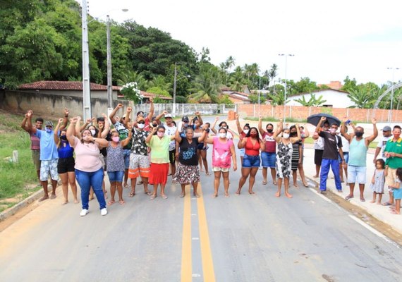 VÍDEO: Família protesta contra acusação que pode levar 4 irmãos pescadores para a prisão