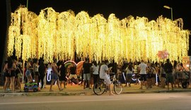 Prefeitura retira iluminação natalina do totem 'Eu Amo Maceió' por causa de aglomerações