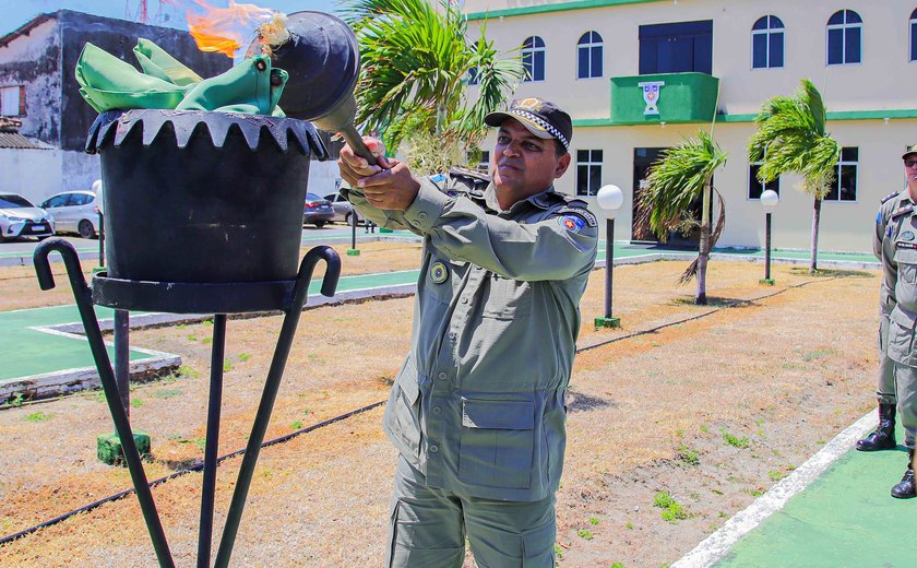 Polícia Militar celebra dia da Bandeira Nacional