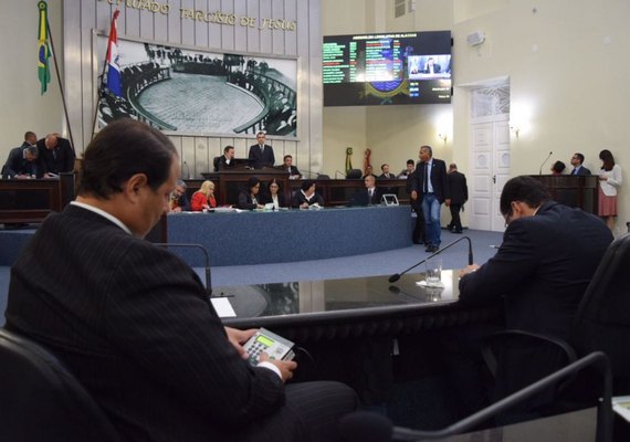 Deputados reclamam de cortes no orçamento para o Governo de Alagoas em 2017