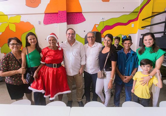 Arapiraquenses saboreiam refeição de Natal no Restaurante Popular