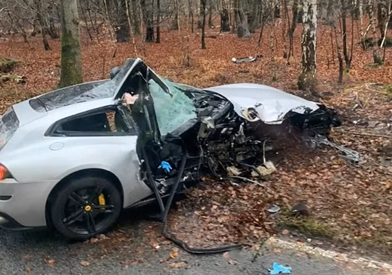 Atacante do West Ham se envolve em grave acidente de trânsito