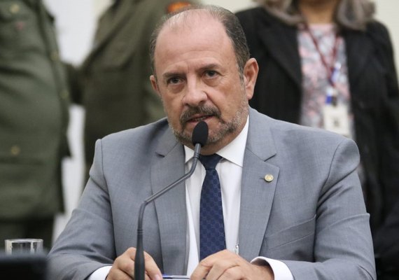 Republicanos se divide entre Renan Filho, Davino e JHC