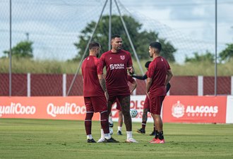 CRB tem desfalques para confronto de domingo com a Ponte Preta