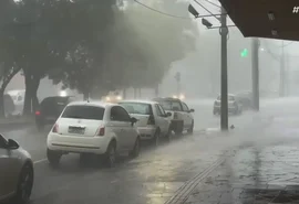 Ciclone causa danos em dez municípios gaúchos e 200 mil ficam sem luz