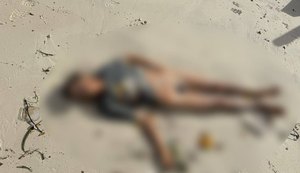 Homem é morto na faixa de areia da Praia da Avenida com objeto perfurocortante