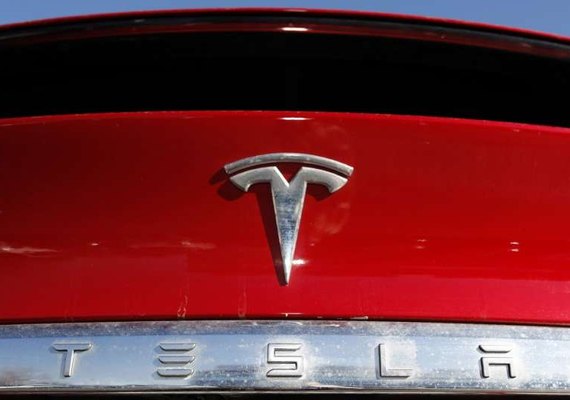 Tesla faz recall de quase 500 mil carros por questões de segurança