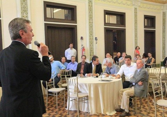 Collor e Benedito de Lira criticam política fiscal de Renan Filho