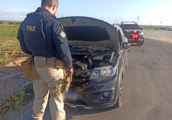 PRF recupera em Satuba carro roubado em Recife no ano passado