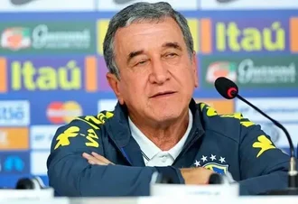 Técnico do tetra, Parreira apresenta melhora, mas permanece na UTI