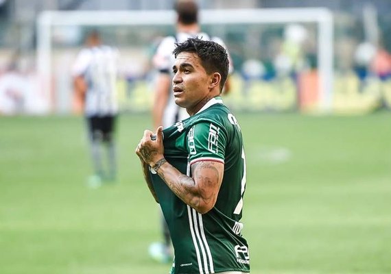 Dudu comanda vitória sobre o Bota e Palmeiras pode ser campeão domingo