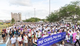 Ato público contra feminicídio reúne multidão em Arapiraca