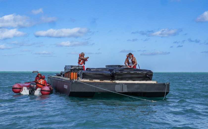 Equipes do Batalhão de Bombeiro Militar vistoriam fogos na orla de Maceió