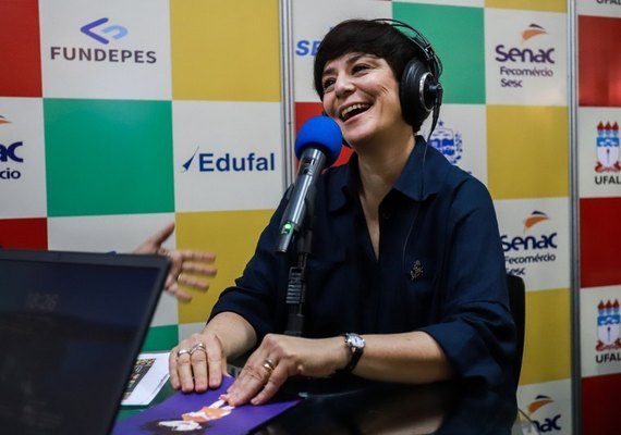 Cantora e escritora Fernanda Takai visita o Gigantinhos Antares