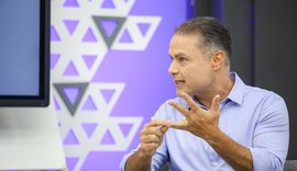 Em sabatina na TV Pajuçara, Renan Filho anuncia Cartão Escola 1000 e programa habitacional com recursos próprios