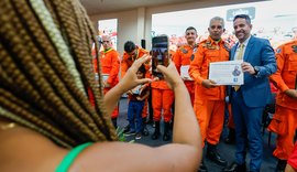 Paulo Dantas condecora missão humanitária de Alagoas no RS e reforça frota do Samu e Batalhão Ambiental
