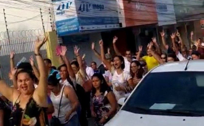 Agentes de saúde saem às ruas de Arapiraca para cobrar novo piso salarial