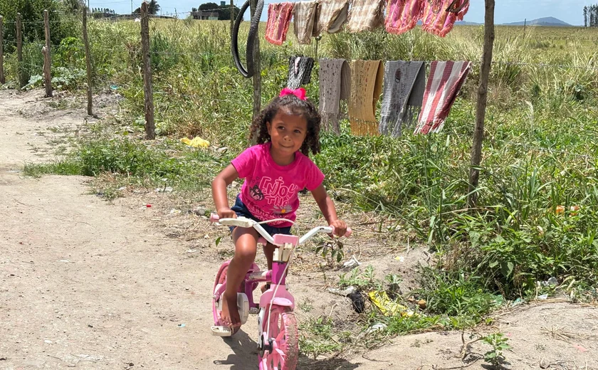 Médico alerta sobre cuidados para evitar quedas, febre e infecções em crianças nas férias
