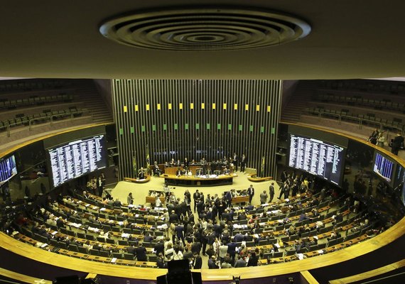 Câmara aprova, em 1º turno, PEC que torna Fundeb permanente