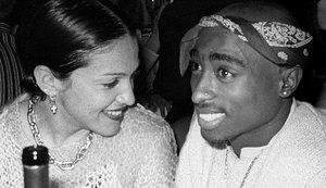 Madonna busca impedir leilão de carta de término de namoro com Tupac