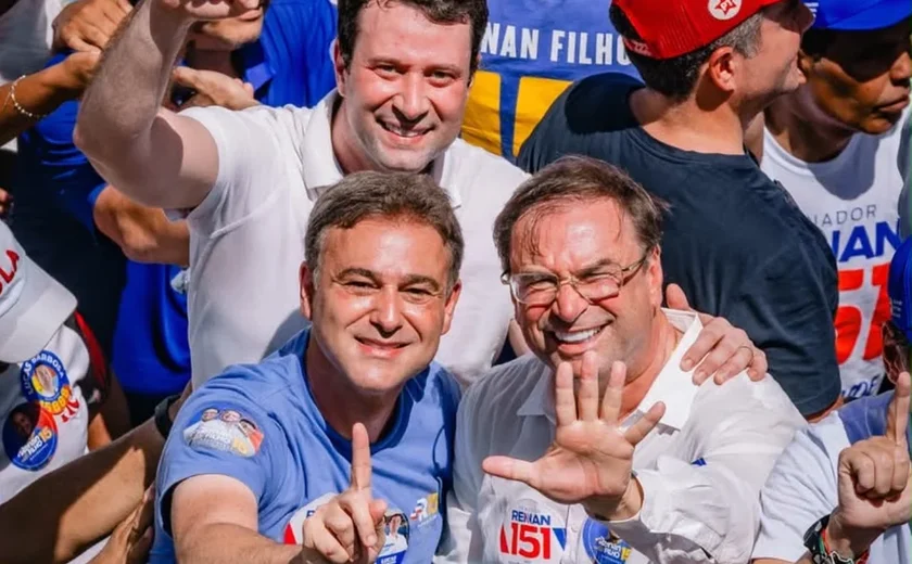 Caminhada reúne apoiadores e lideranças políticas no Centro de Arapiraca