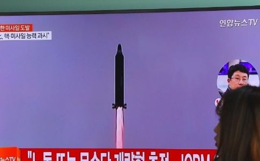 Coreia do Norte dispara míssil balístico em 1º desafio a Donald Trump