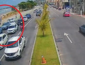 Câmera registra engavetamento após caminhonete atingir veículos em avenida de Maceió