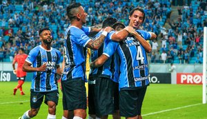 São Paulo perde do Grêmio e ainda não se livra do risco de queda