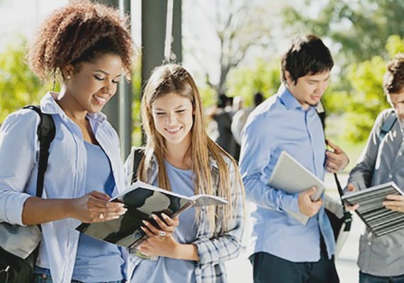 28% dos universitários brasileiros gastam orçamento com estudos