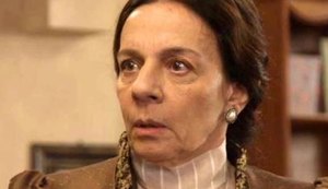 Atriz de 'O Tempo Não Para' é internada no Rio