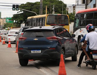 Caos no trânsito da Avenida Gustavo Paiva após as 16 horas afeta três bairros