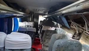 Sobe para 17 número de mortos por acidente com ônibus em Pernambuco