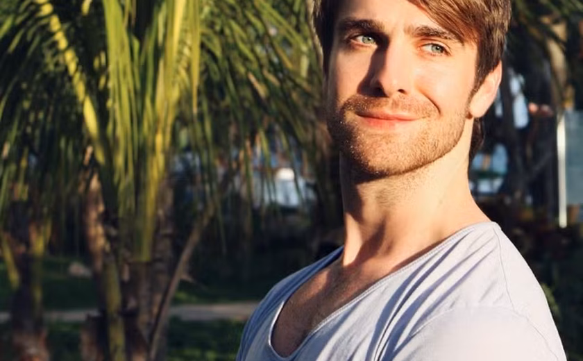 Mike Heslin, ator de 'Lioness', morre aos 30 anos; marido diz que 'médicos não têm explicação para o que aconteceu'