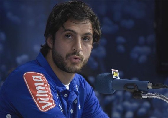 Hudson deixa escapar problemas internos no Cruzeiro mas se retrata