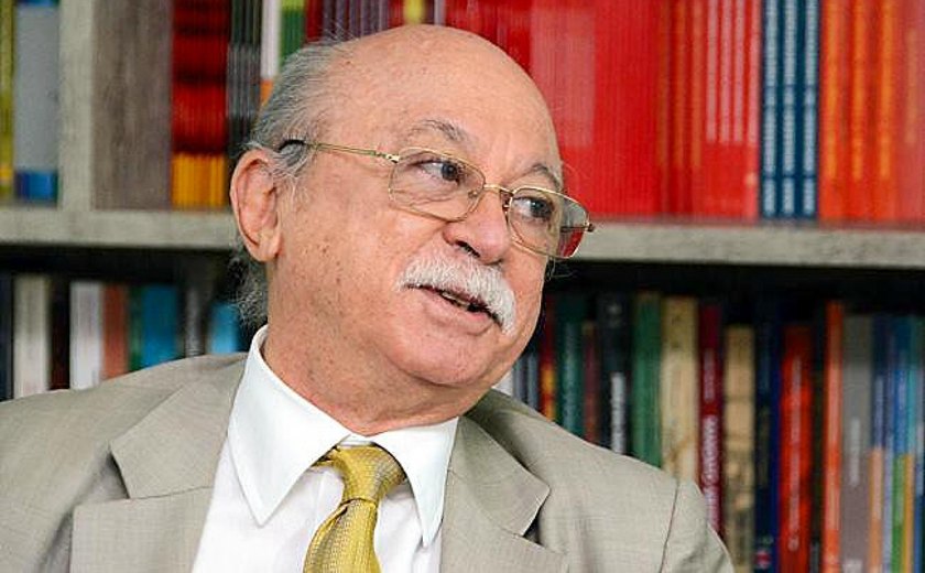 Câmara de Estudos Políticos recebe Roberto Amaral para duas palestras em Maceió