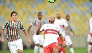 Internacional atropela Fluminense no Maracanã e fica a três pontos do líder