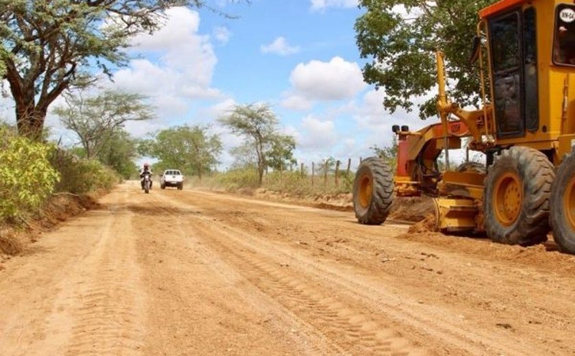 Obra de estrada no Sertão reforça proposta de expansão de acessos em Alagoas